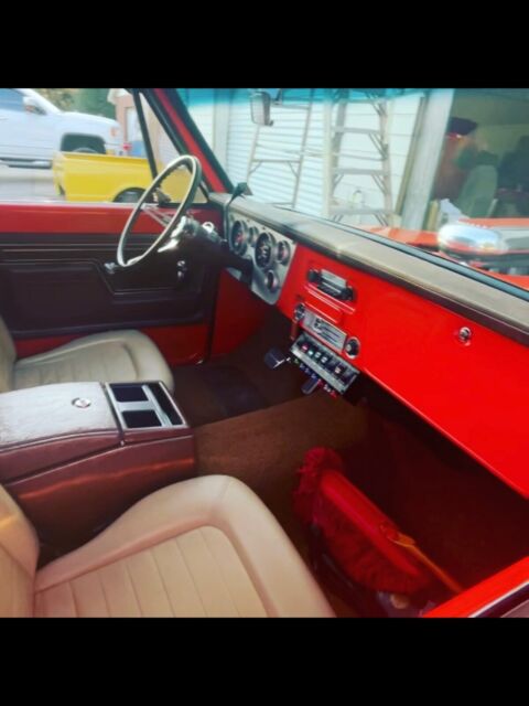 1968 Chevrolet C10/K10 (Orange/Black)