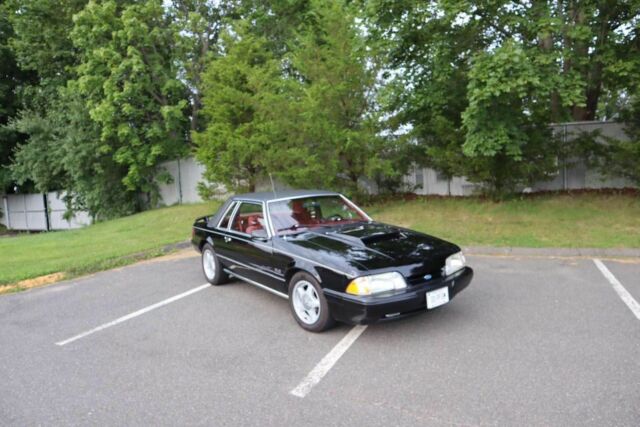 1979 Ford Mustang (Black/Red)