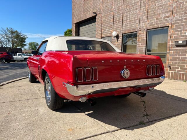 1969 Ford Mustang (Red/Black)
