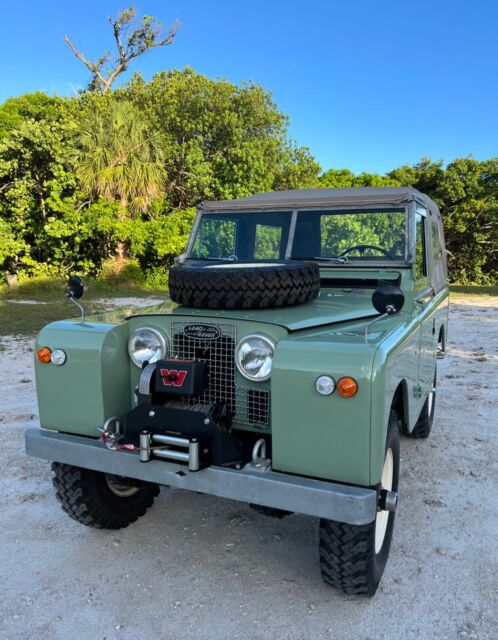 1968 Land Rover Series II (Green/Saddle-deluxe interior)