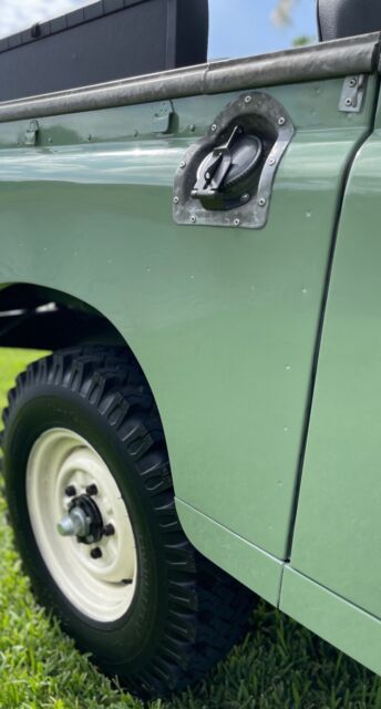 1968 Land Rover Series II (Green/Saddle-deluxe interior)