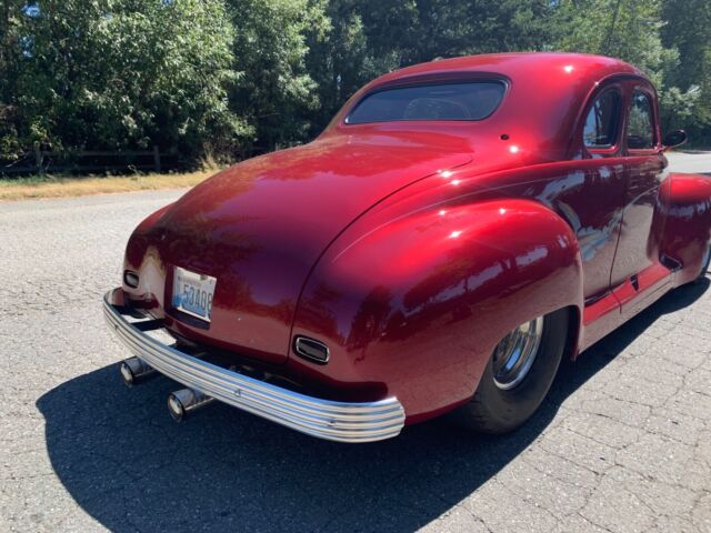 1949 Plymouth P1 Business Line (Red/Black)