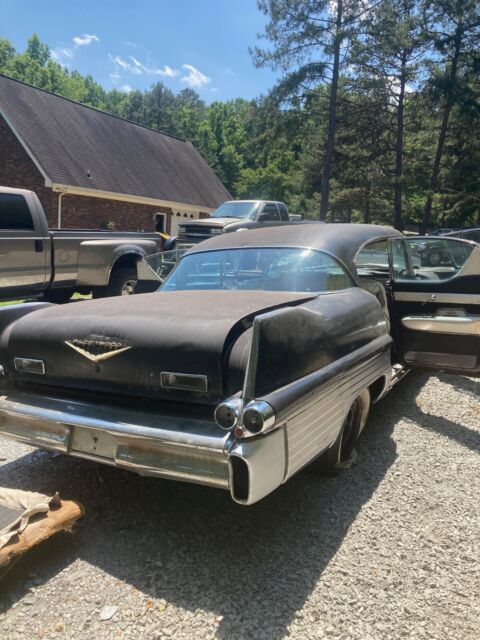 1957 Cadillac Fleetwood (Black/White)