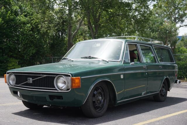 1973 Volvo 145 (Cypress Green/Brown)