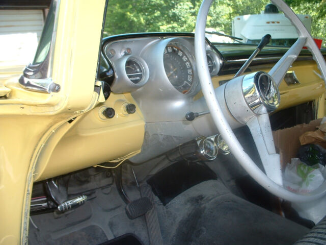 1957 Chevrolet Bel Air/150/210 (Yellow/Gray)