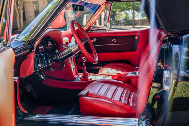 1964 Chevrolet Corvette (Black/Red)
