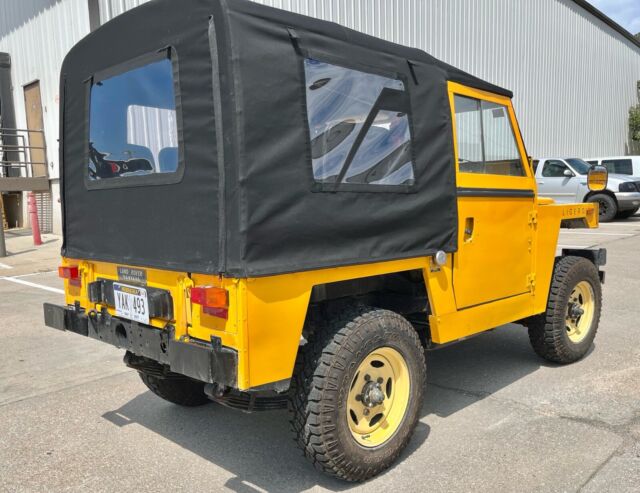 1980 Land Rover Series (Yellow/cardinal red)
