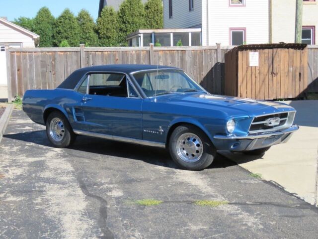 1967 Ford Mustang (Blue/Brown)
