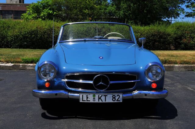 1962 Mercedes-Benz 190-Series (Blue/Tan)