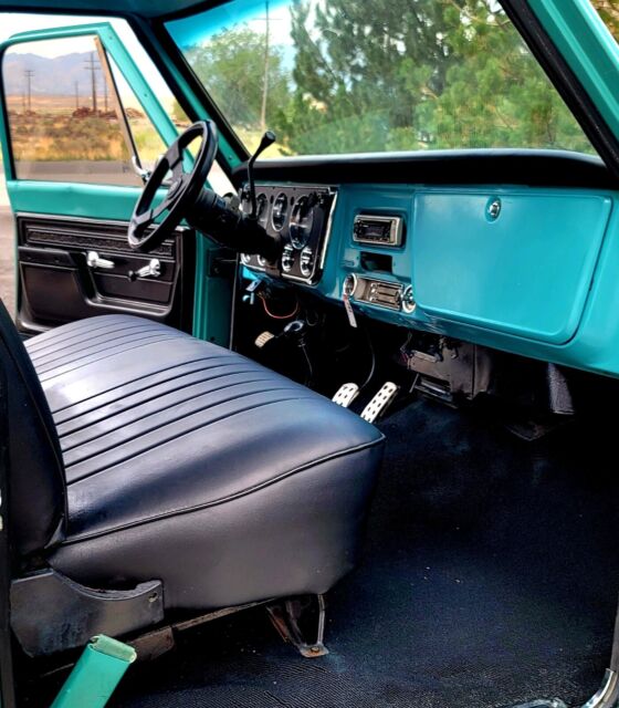 1972 Chevrolet C10/K10 (Blue/Black)