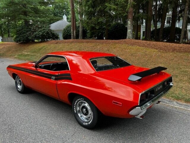 1972 Dodge Challenger (Red/Black)