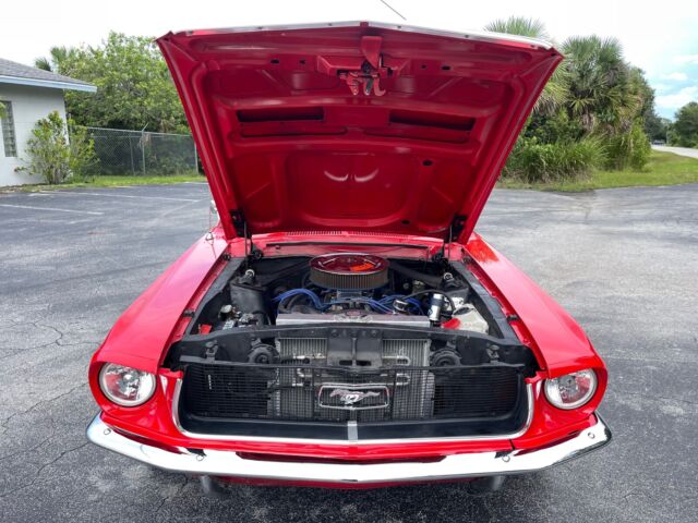 1968 Ford Mustang (Red/Black)