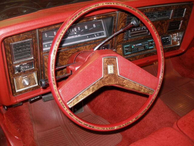 1979 Oldsmobile Delta 88 (Burgundy/Red)