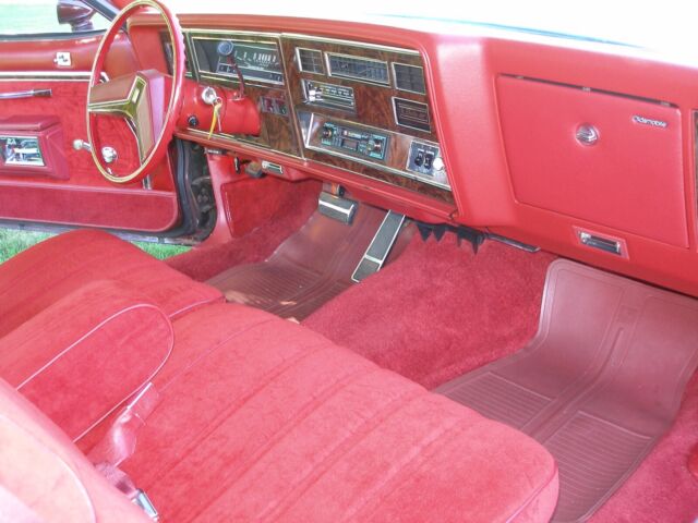 1979 Oldsmobile Delta 88 (Burgundy/Red)