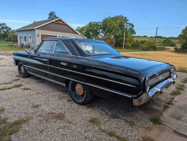 1964 Ford Galaxie (Black/Tan)
