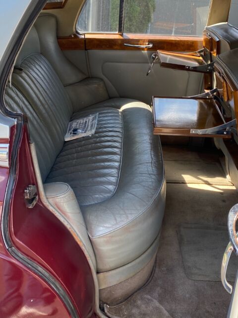 1964 Rolls-Royce Silver Cloud III (Silver/Red/Other Color)