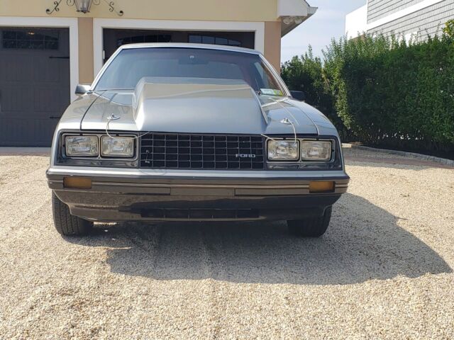 1980 Ford Mustang (Grey/Black)