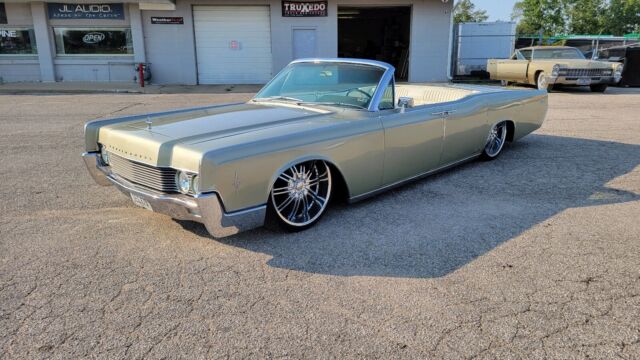1966 Lincoln Continental (Brown/Blue)